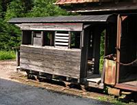 Wagon ancien (au Chateau de Saint-Fargeau, Yonne) (01)
